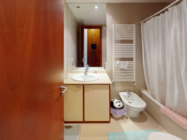 Residencial-Arinsal-Bathroom.jpg
